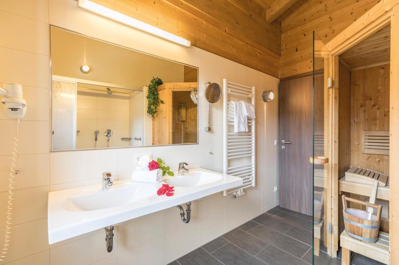 Alpenchalets Flachauer Gutshof Exterior foto